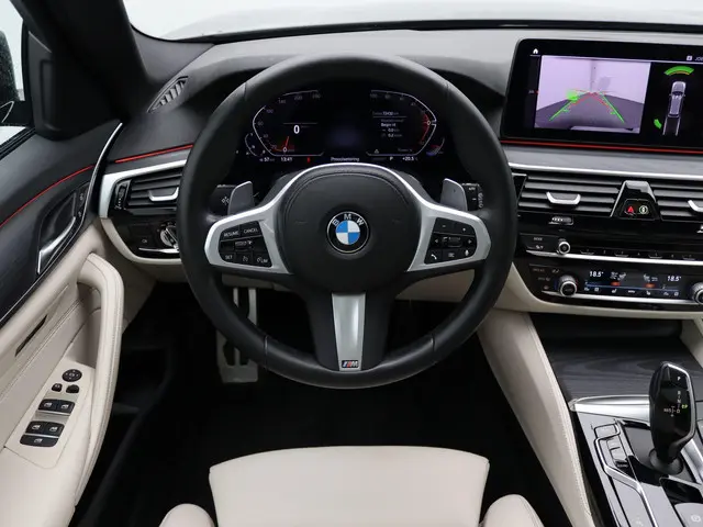 BMW 5 Serie Touring 540i xDrive 2022 Benzine 33