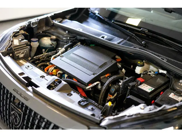Peugeot e-2008 EV GT 54 kWh 2023 Elektrisch 18