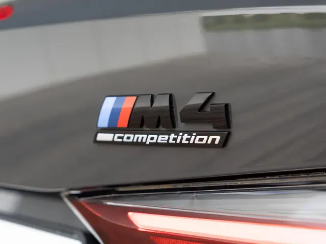 BMW M4 Cabrio Competition xDrive 2022 Benzine 24