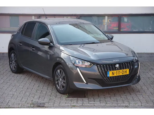 Peugeot 208 1.2 PureTech Active Pack 2021 Benzine 17