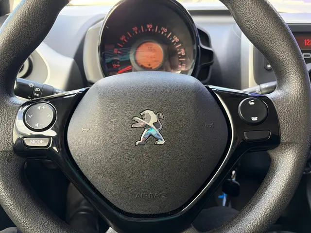 Peugeot 108 1.0 e-VTi Active*AIRCO* 2017 Benzine 12