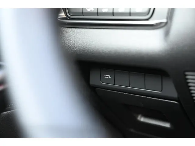 Mazda CX-30 e-SkyActiv-G 140 6MT Homura 2025 Benzine 17