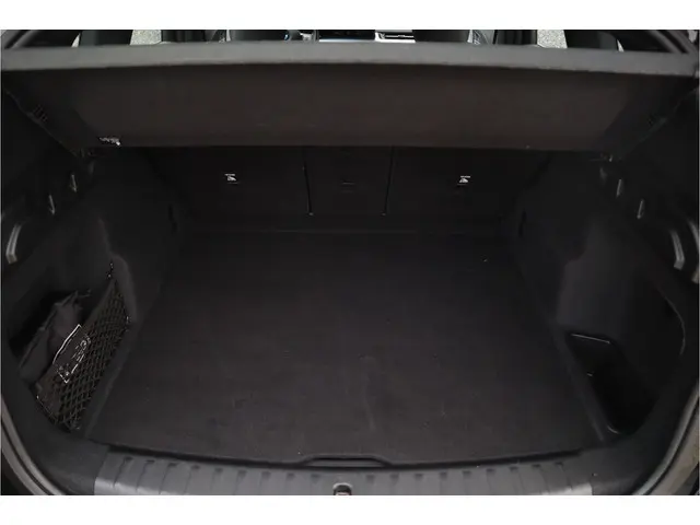 BMW X1 sDrive18i 2023 Benzine 48