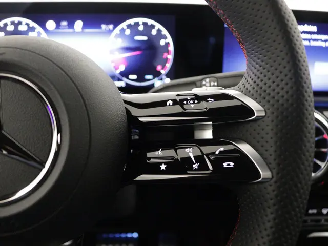 Mercedes-Benz CLA 180 AMG Line 2024 Hybride Benzine 18