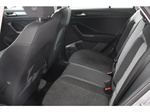 Volkswagen T-Roc 1.5 TSI 150pk DSG Style 2023 Benzine 12