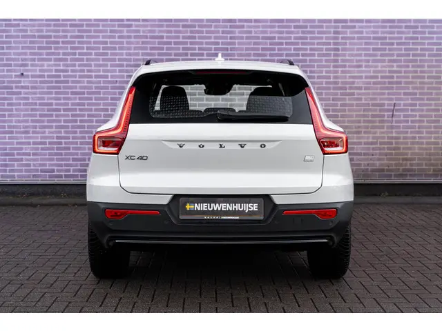 Volvo XC40 Plug-in Hybrid T5 Core 2023 Hybride Benzine 13