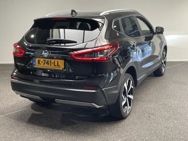 Nissan QASHQAI 1.3 DIG-T Premium Edition 2021 Benzine 2