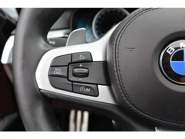 BMW 5 Serie Touring 530i High Executive 2018 Benzine 26