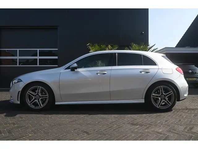 Mercedes-Benz A-Klasse 200 Bns Sol. AMG 2018 Benzine 6