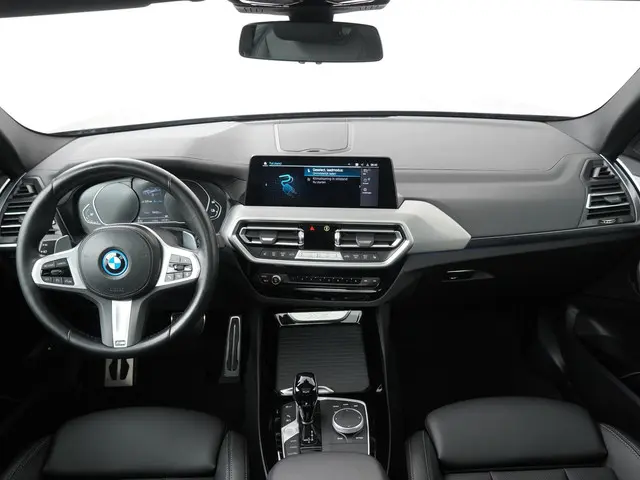 BMW X3 xDrive30e 2022 Hybride Benzine 3