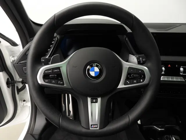 BMW 1 Serie 5-deurs M135i xDrive 2024 Benzine 11