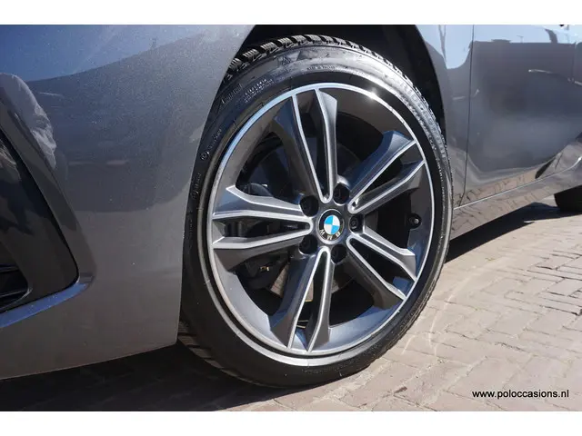 BMW 1 Serie 118i Sport-line 2020 Benzine 22