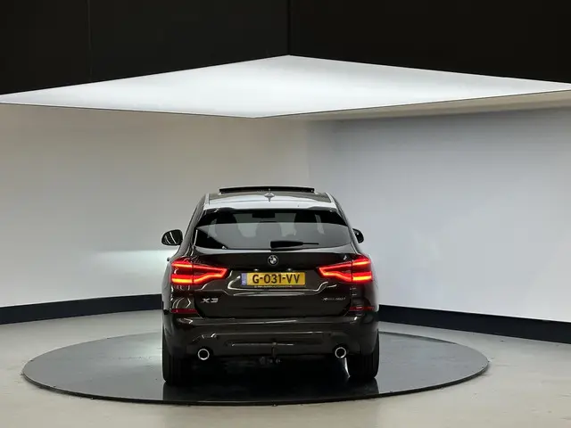 BMW X3 xDrive30i High Executive 2018 Benzine 31