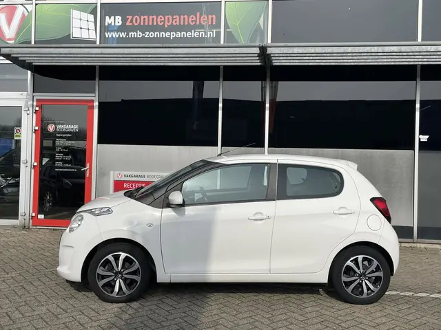 Citroën C1 1.0 VTi Shine / camera / navigatie 2019 Benzine 4