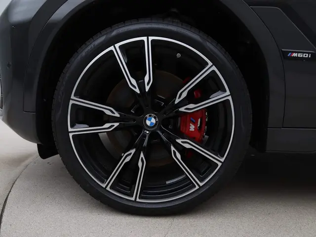 BMW X6 M60i xDrive 2025 Benzine 20