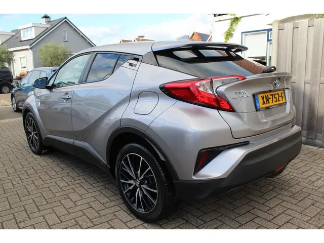 Toyota C-HR 1.8 Hybrid Active 2019 Hybride Benzine 4