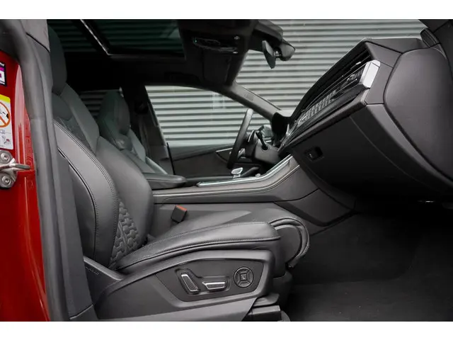 Audi RSQ8 4.0 TFSI Q8 quattro 2021 Benzine 36