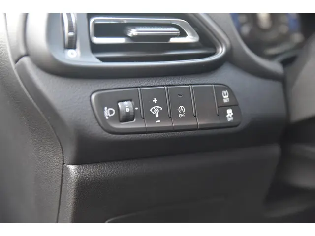 Hyundai i30 1.0 T-GDi MHEV Comfort Smart 2022 Benzine 8