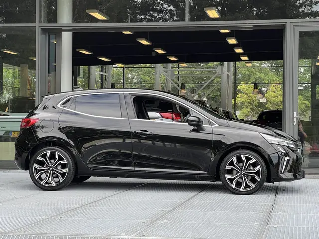 Mitsubishi Colt 1.0T MT First Edition 2024 Benzine 16