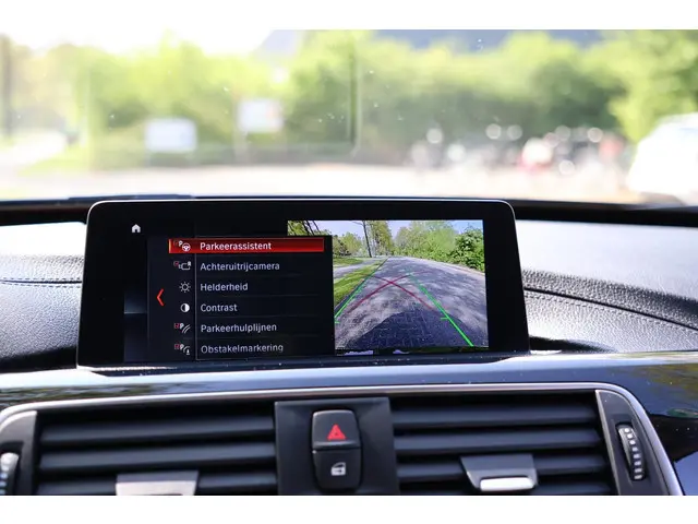 BMW 3 Serie GT 320i High Executive 2020 Benzine 40