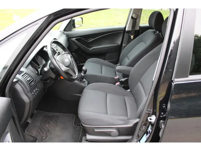 Hyundai ix20 1.4i i-Magine met Navigatie 2013 Benzine 10