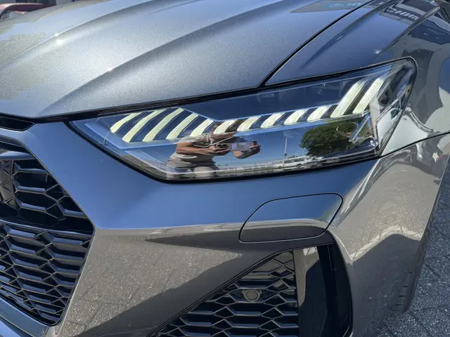 Audi RS6 A6 Avant TFSI quattro performance 2024 Benzine 11