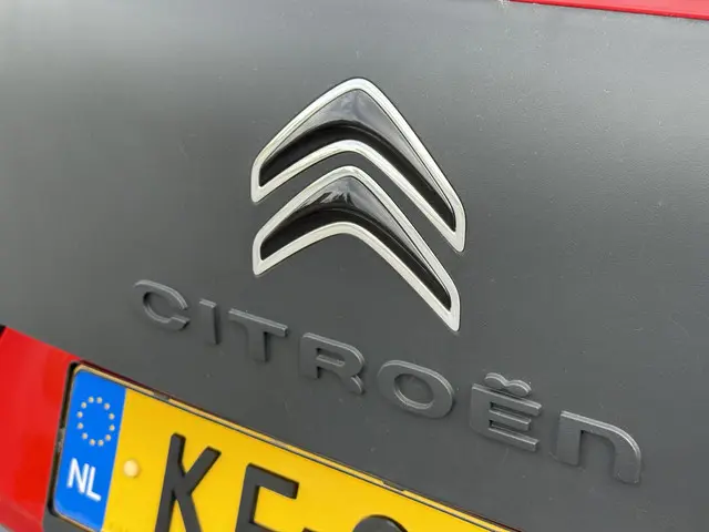 Citroën C4 Cactus 1.2 PureTech Shine 2016 Benzine 28