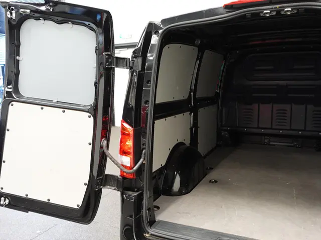Mercedes-Benz Vito 114 CDI Lang 2024 Diesel 34