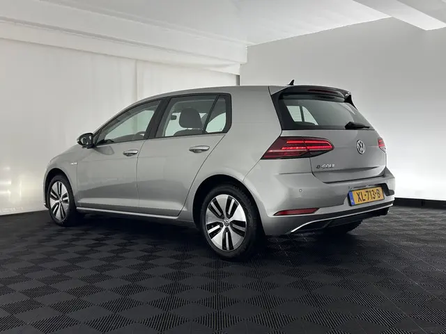 Volkswagen e-Golf {SOH-91%} 2019 Elektrisch 4