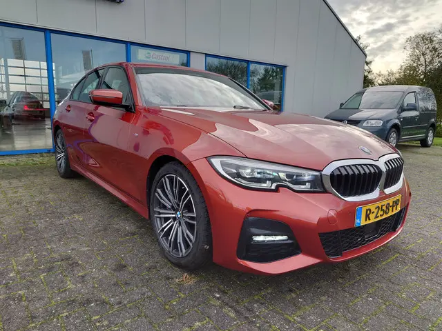 BMW 3 Serie 330i High Executive 2019 Benzine 25