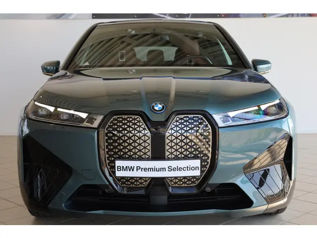 BMW iX xDrive40 High Executive 77 kWh 2022 Elektrisch 4