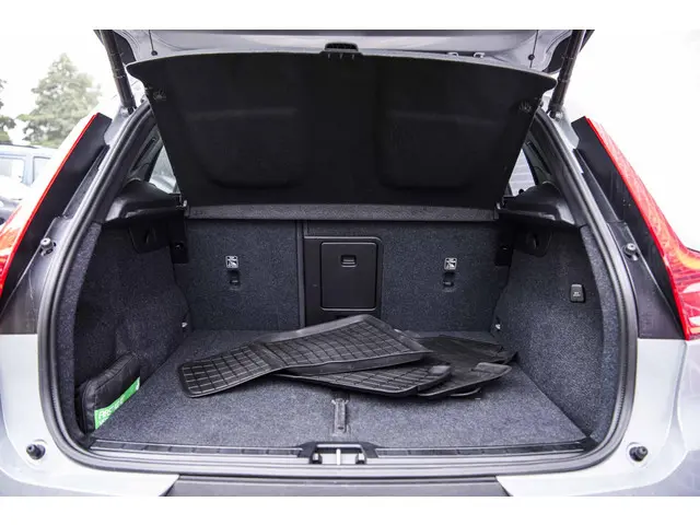 Volvo XC40 2.0 B4 Core 2024 Benzine 28