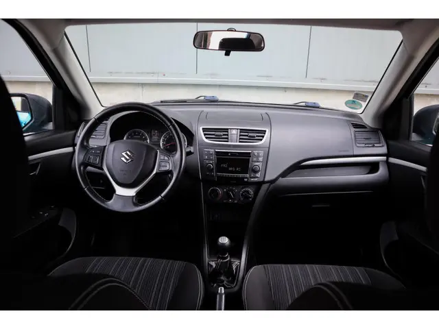 Suzuki Swift 1.2 S-Edition EASSS 2014 Benzine 11