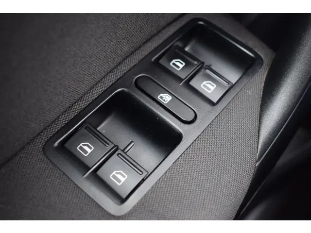 Volkswagen Polo 1.2 TSi 5Drs Comfortline 2012 Benzine 19