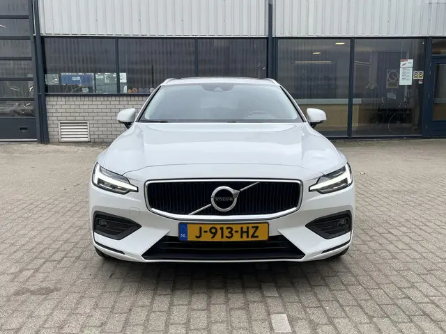 Volvo V60 2.0 B3 Business Pro 2020 Benzine 52