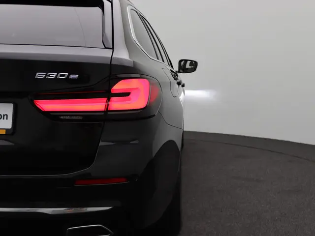 BMW 5 Serie Touring 530e 2023 Hybride Benzine 20