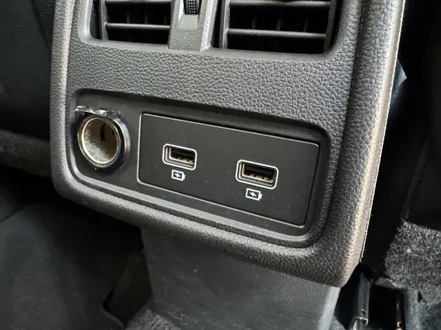 Renault Captur 1.3 TCe 140 Intens 2023 Benzine 37