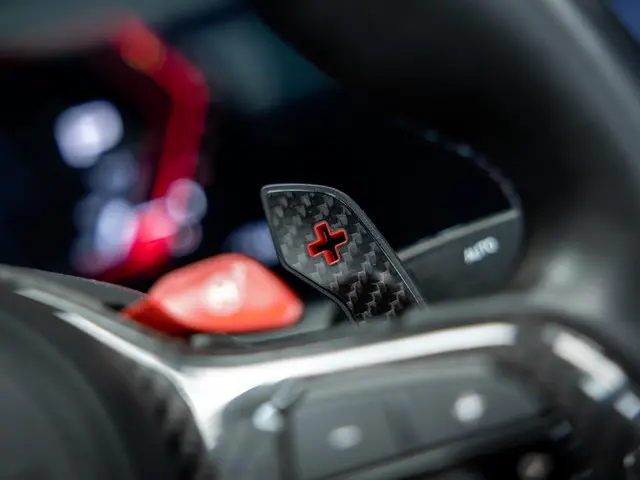 BMW M4 4-serie Cabrio xDrive Competition 2023 Benzine 36