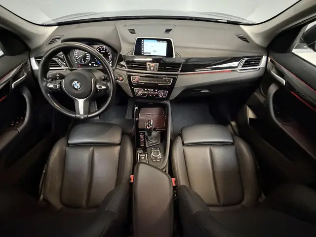 BMW X1 sDrive18i High Executive 2018 Benzine 32