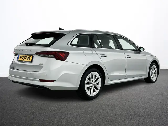 Škoda Octavia Combi 1.5 e-TSI DSG Style 2022 Benzine 4