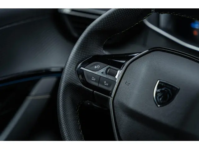 Peugeot e-208 EV GT 51 kWh 2024 Elektrisch 35