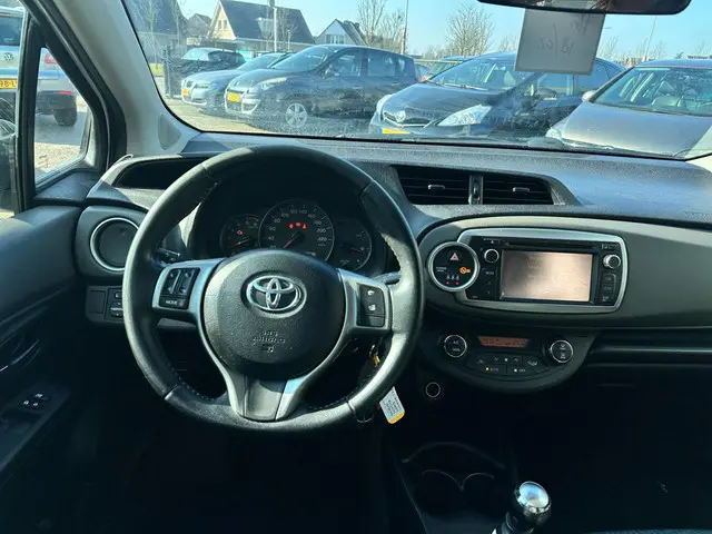 Toyota Yaris 1.4 D-4D-F Comfort 2012 Diesel 16
