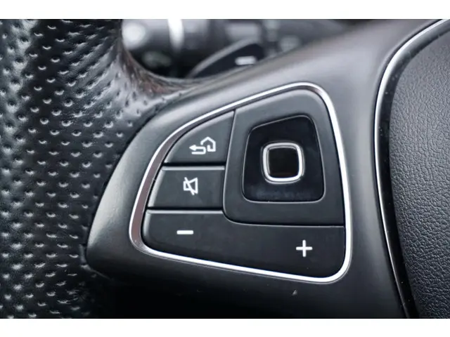 Mercedes-Benz E-Klasse Estate 200 Premium 2018 Benzine 35