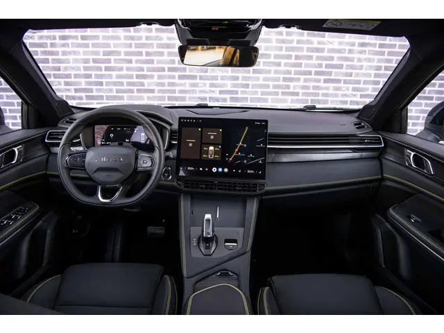 Lynk & Co 01 1.5 Plug-in Hybrid Core 2025 Hybride Benzine 5