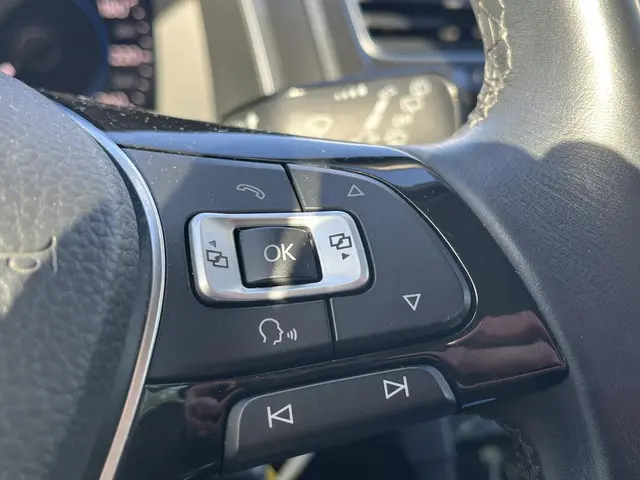 Volkswagen Golf 1.4 TSi DSG Highline 2017 Benzine 19