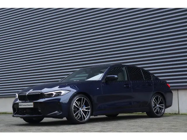 BMW 3 Serie Sedan 320i 2024 Benzine 40