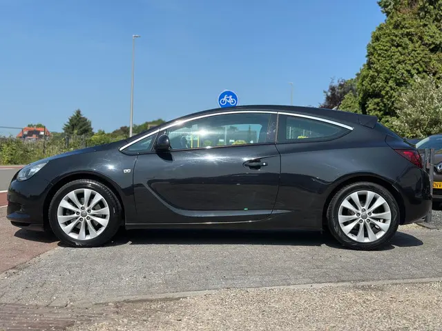 Opel Astra GTC 1.6 Turbo Sport nette staat ! 2015 Benzine 3