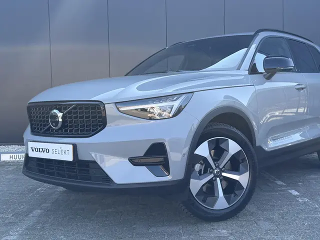 Volvo XC40 2.0 B4 Plus Dark 2025 Benzine 2