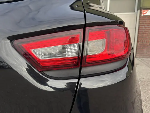 Renault Clio 1.2 16V/AIRCO/NAVI/APK 2014 Benzine 9