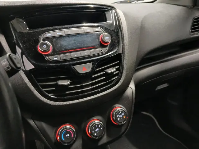 Opel KARL 1.0 ecoFLEX Edition - Airco - Schade 2015 Benzine 20